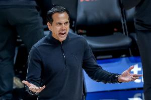 手机看球-斯波：球馆里的氛围和能量很棒 我们没有做任何额外的激励性演讲