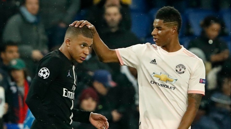 九游-梦游78分钟6年前同一片球场 拉什福德曾点杀巴黎+摸头姆巴佩