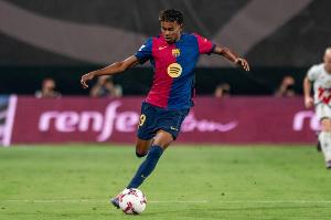 斯基拉：巴萨准备将亚马尔合同延长至2031年，计划18岁时安排签约